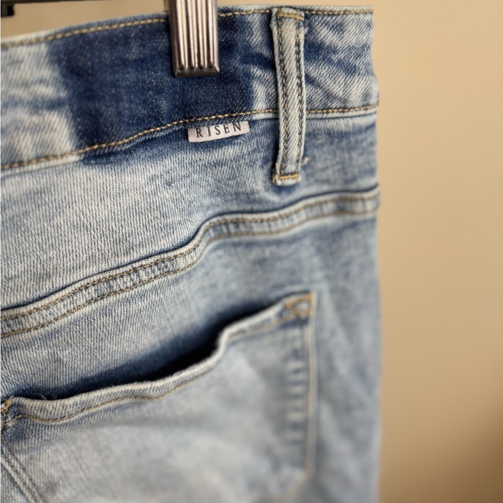 Trendy Light Blue Distressed Women's Jeans - Picture 4 of 8